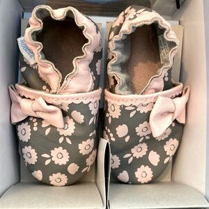 Robeez Bow tie flowers grey 6-12m